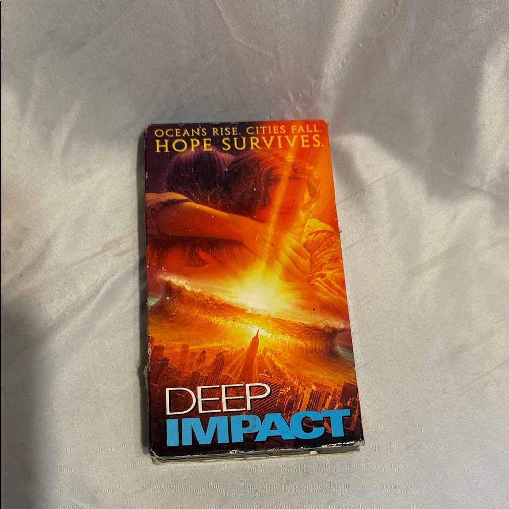 Deep Impact VHS Tape - Robert Duvall Tea Leoni